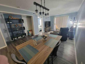 2022 Renovated 2-bdrm cozy, lovely condo w/parking!